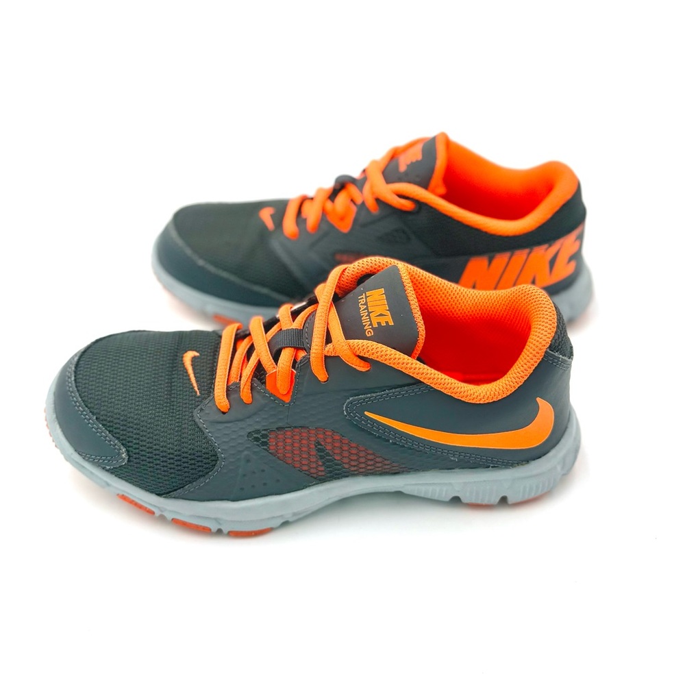 Nike Boy's Flex Supreme TR 3 athletic shoes 5Y Ships next day -like new
